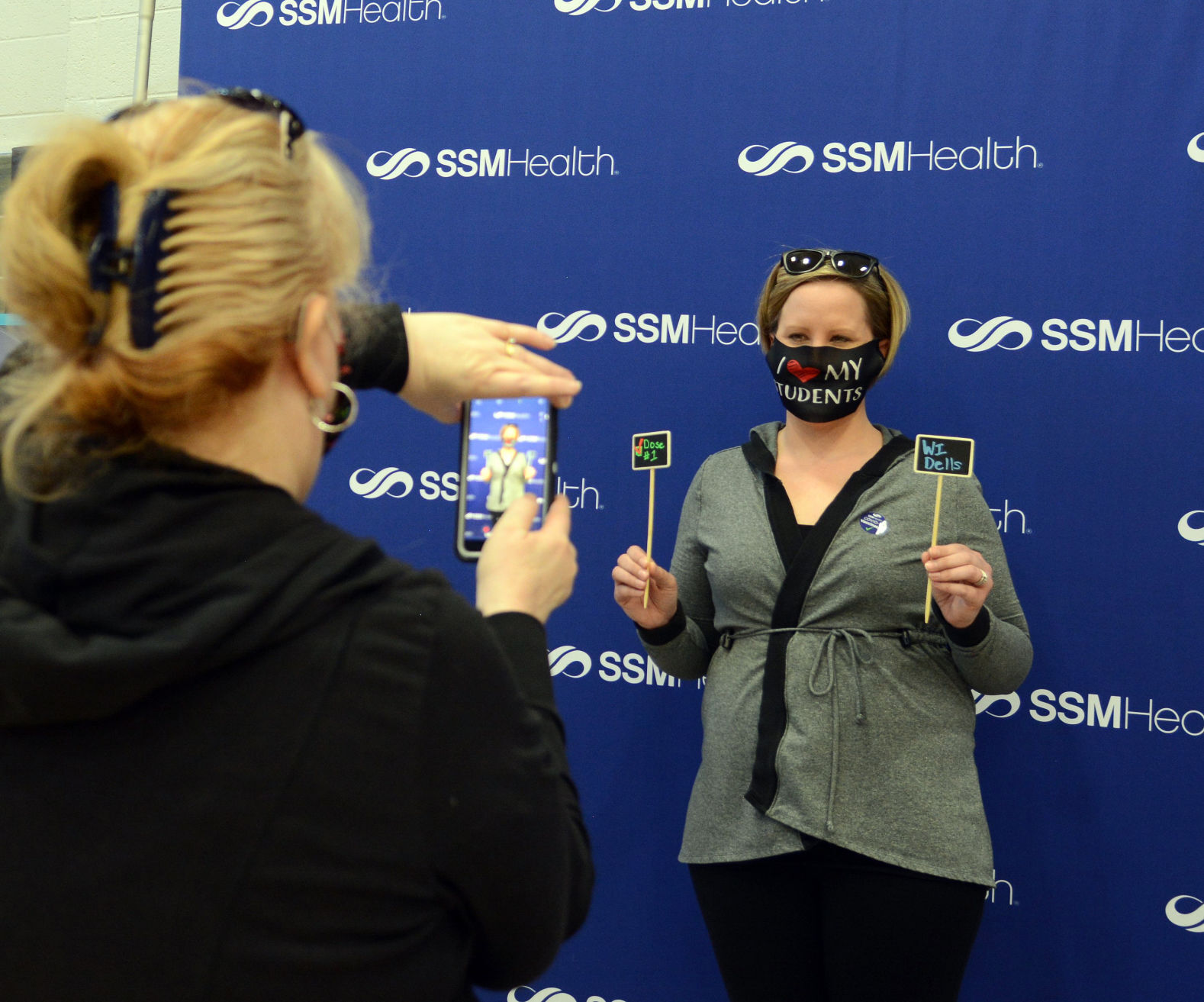 Baraboo High School hosts mass vaccination clinic